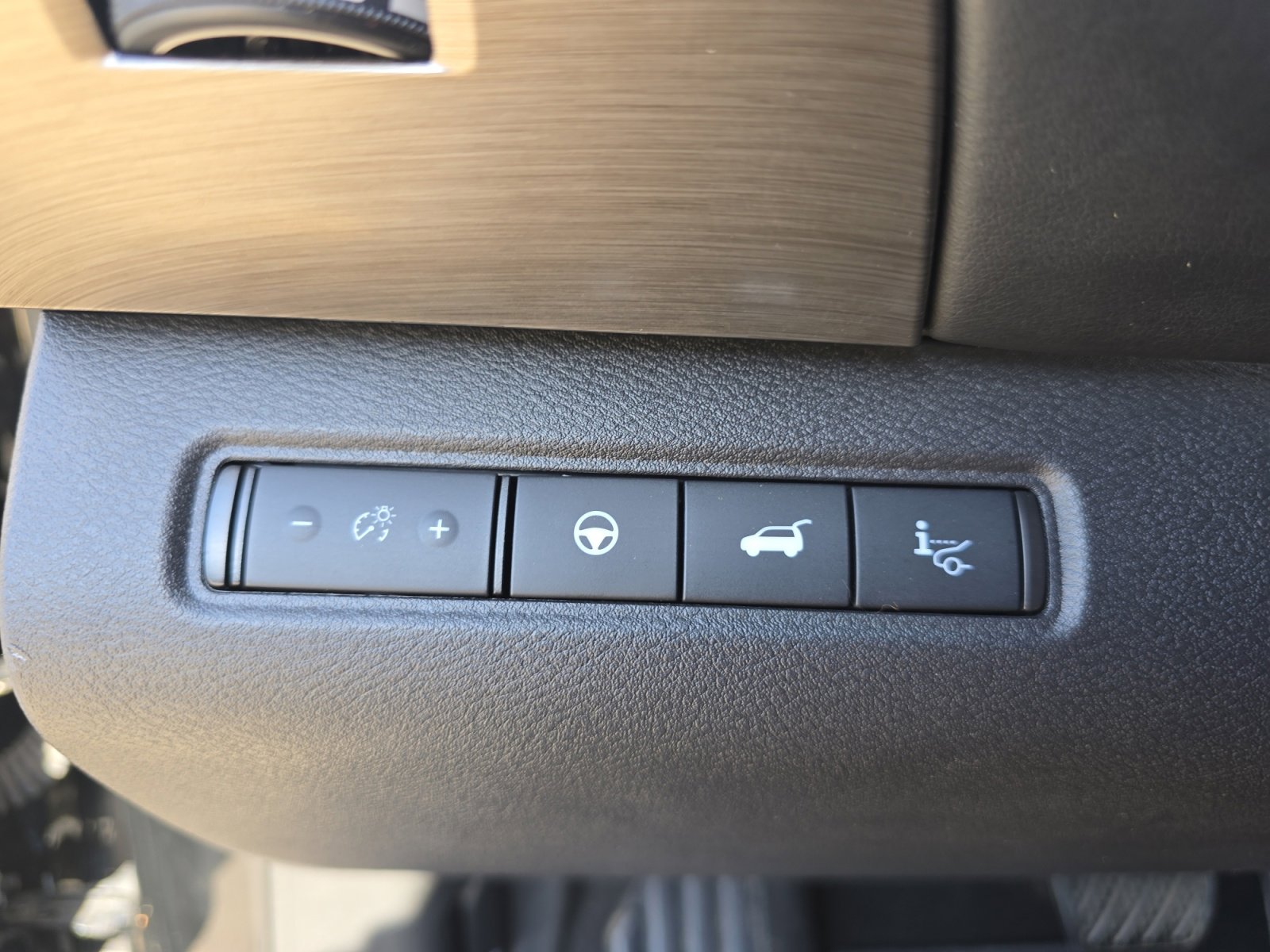 Used 2024 Nissan Pathfinder Platinum image 29