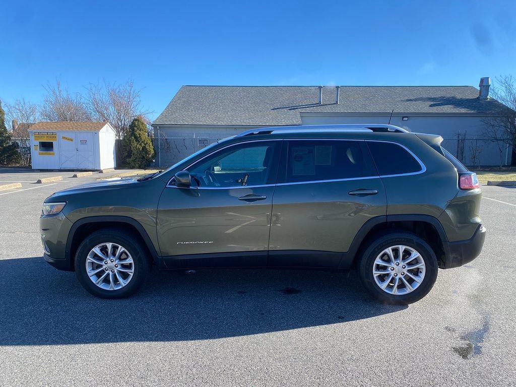 Used 2019 Jeep Cherokee Latitude w/ Popular Appearance Group image 9