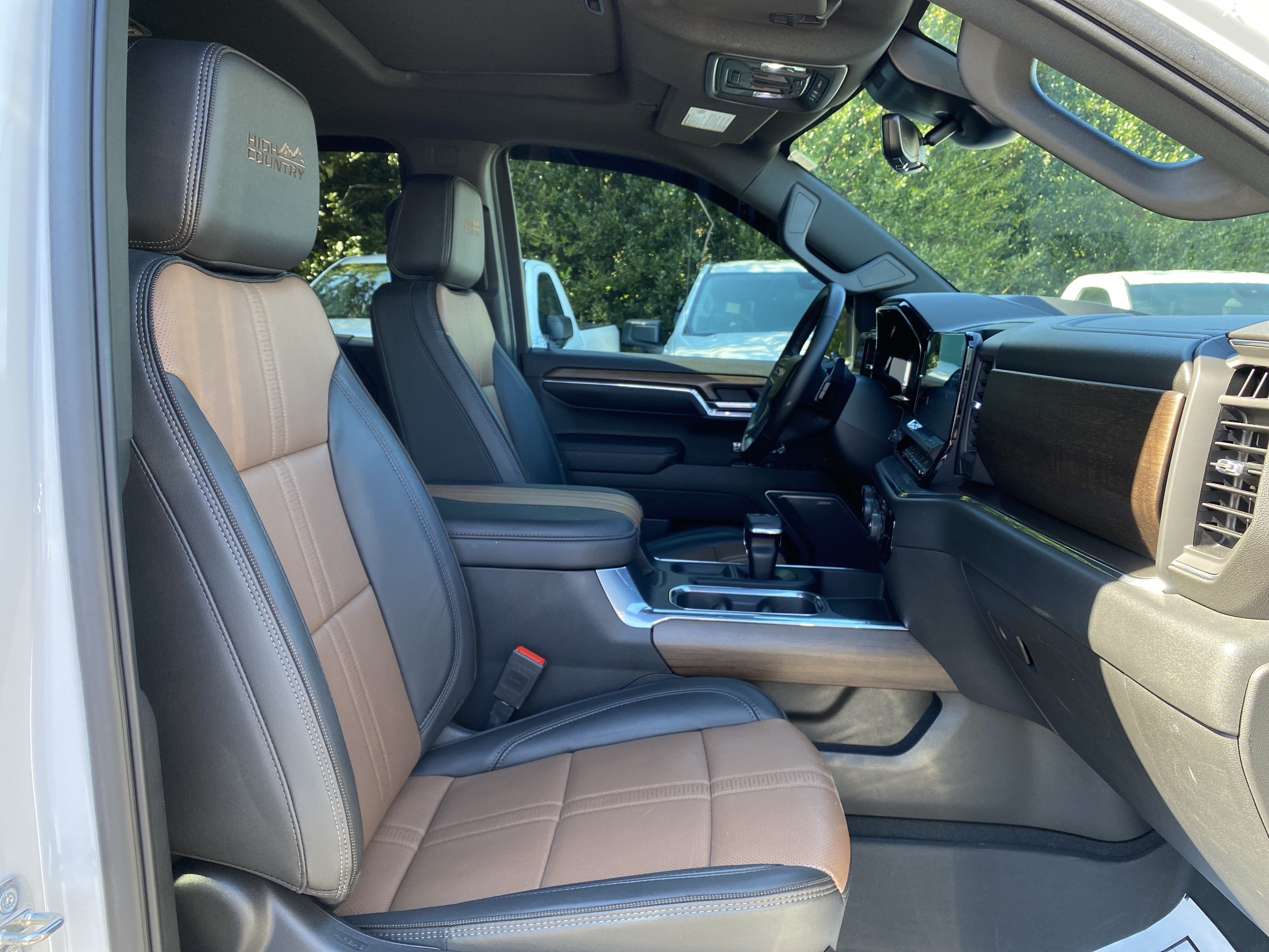 Used 2023 Chevrolet Silverado 1500 High Country w/ High Country Premium Package AWD/4WD image 40