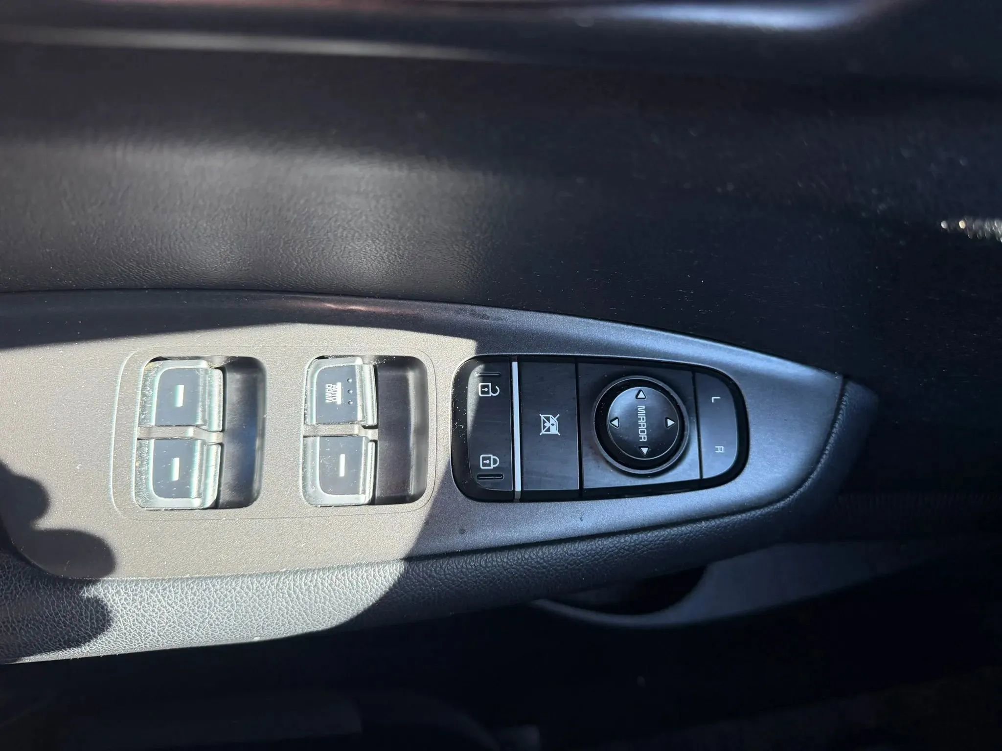 Used 2018 Kia Optima LX w/ 17" Alloy Wheels Package image 23