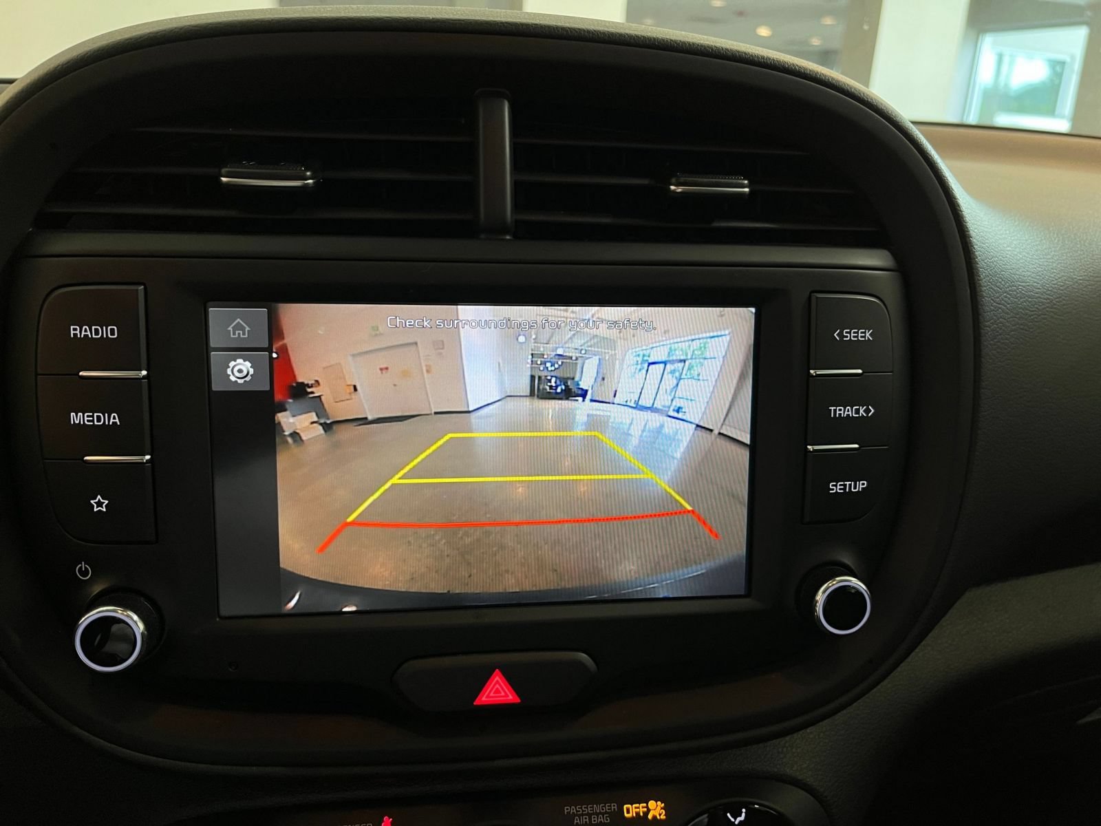 Used 2025 Kia Soul LX w/ LX Technology Package FWD image 23