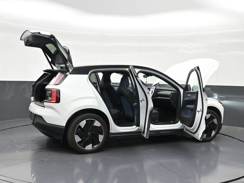 Certified 2025 Volvo EX30 Plus AWD/4WD image 31