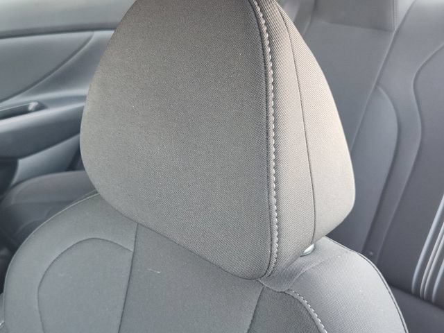 Certified 2025 Hyundai Elantra Sport FWD image 9