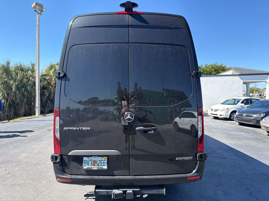 Used 2023 Mercedes-Benz Sprinter 3500 image 2