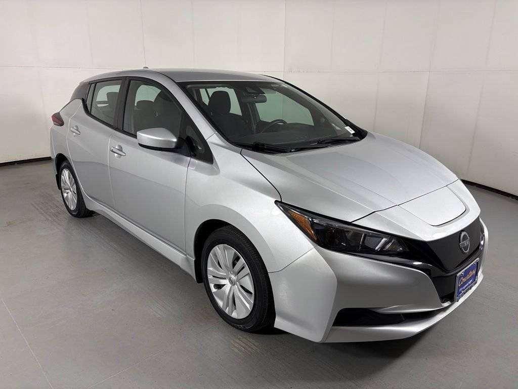 Used 2025 Nissan Leaf S FWD image 2