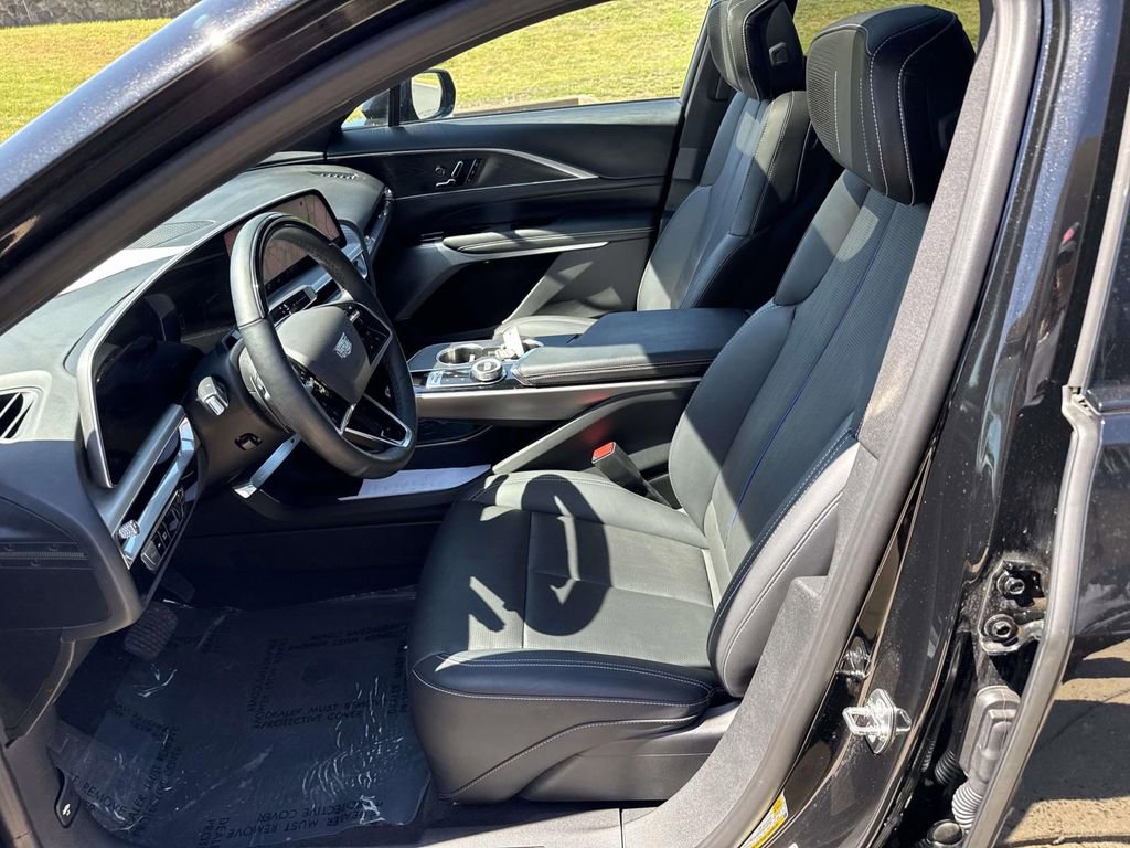 Used 2024 Cadillac Lyriq Sport AWD/4WD image 6