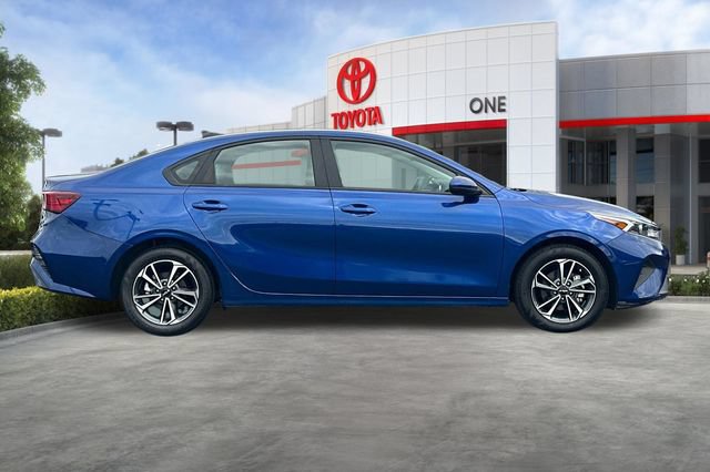 Used 2024 Kia Forte LXS FWD image 3