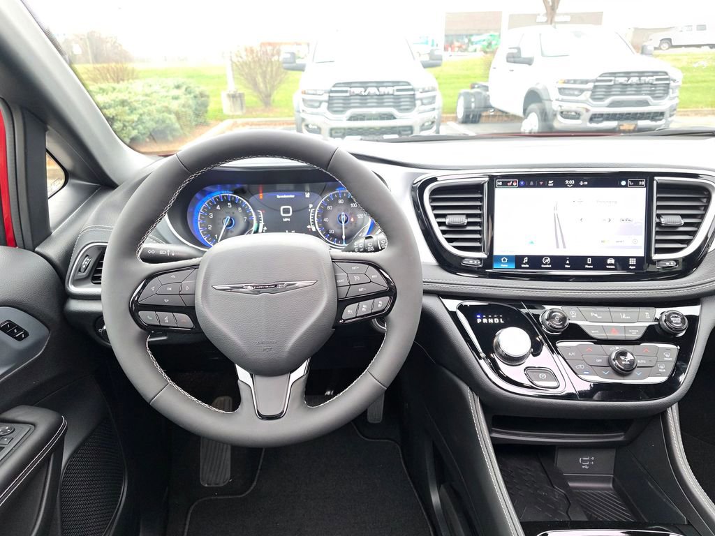New 2026 Chrysler Pacifica Limited image 35