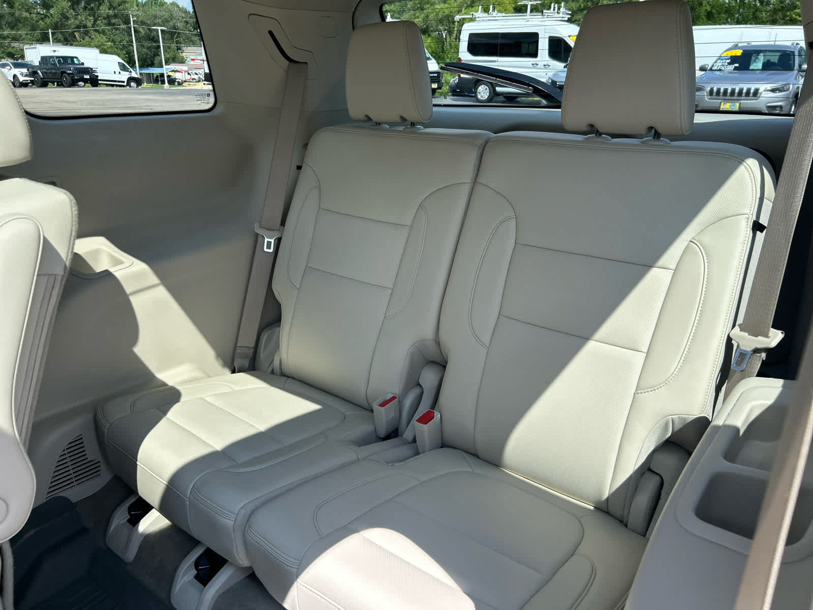 Used 2023 GMC Acadia Denali w/ Denali Ultimate Package AWD/4WD image 28