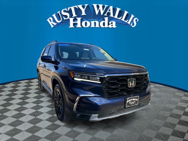 Certified 2025 Honda Pilot Touring image 2