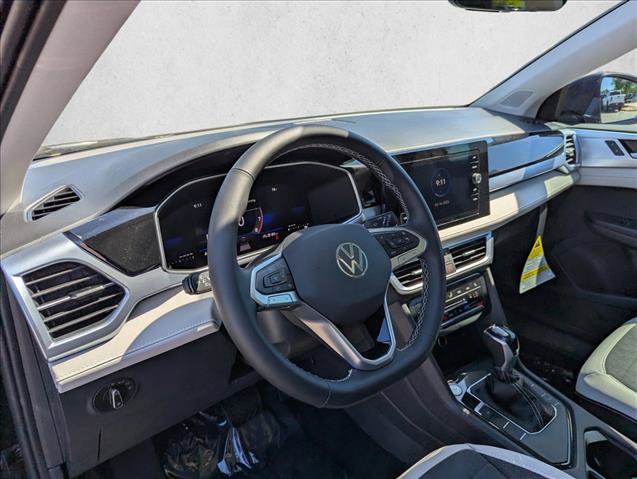 New 2026 Volkswagen Taos SE FWD image 12