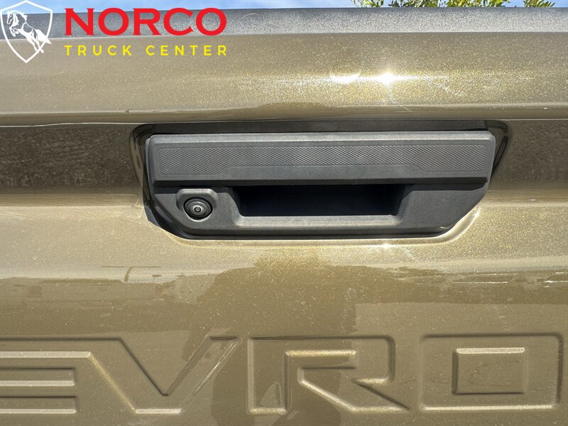 Used 2023 Chevrolet Colorado W/T RWD image 9