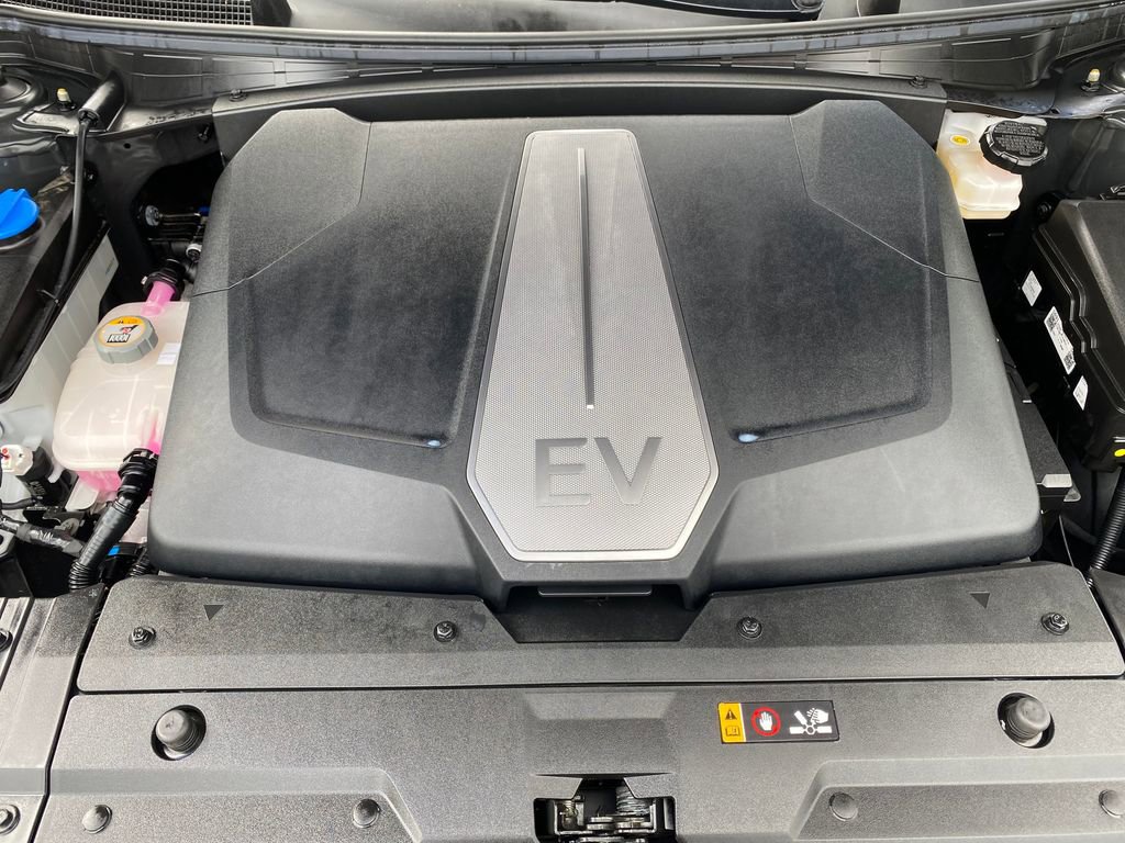 Used 2023 Kia EV6 Wind RWD image 28