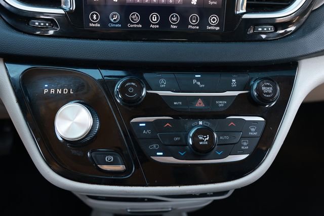 Used 2020 Chrysler Pacifica Touring-L Plus image 46