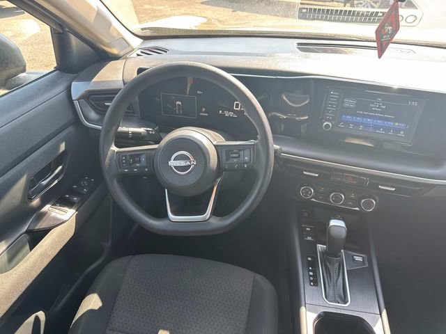 Certified 2025 Nissan Kicks S image 17
