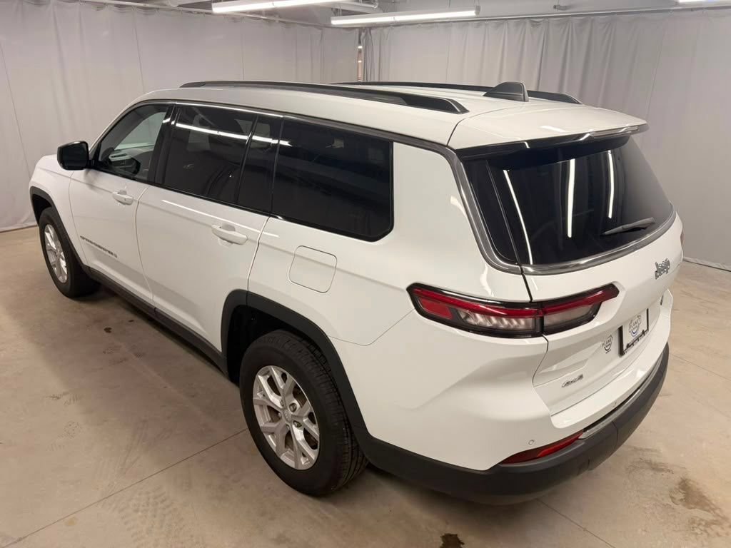 Used 2023 Jeep Grand Cherokee L Limited AWD/4WD image 10