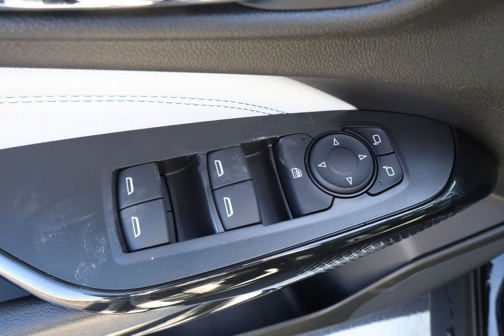 New 2026 Chevrolet Trax LT w/ Sunroof Package FWD image 18