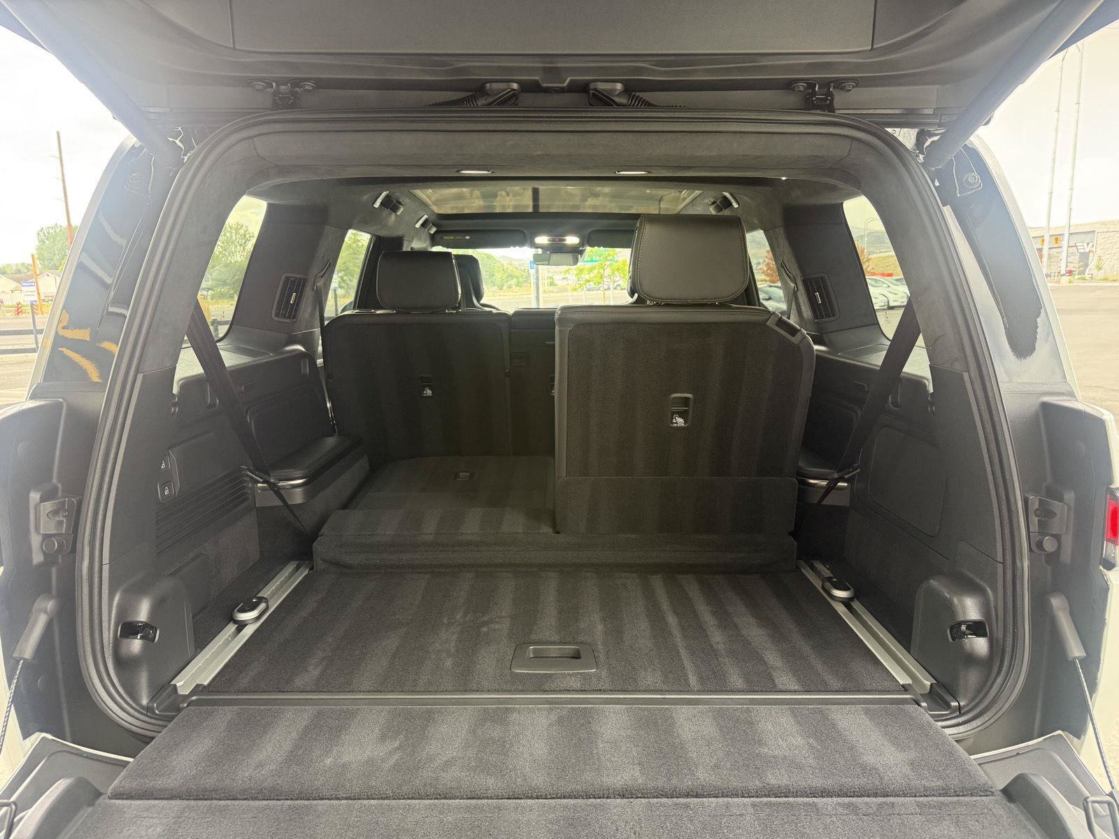 Used 2023 Rivian R1S Adventure AWD/4WD image 18