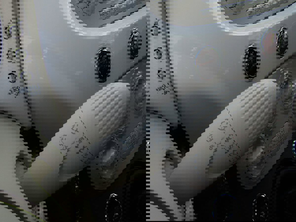 Used 2012 FIAT 500 Pop w/ Bose Premium Audio Pkg image 10