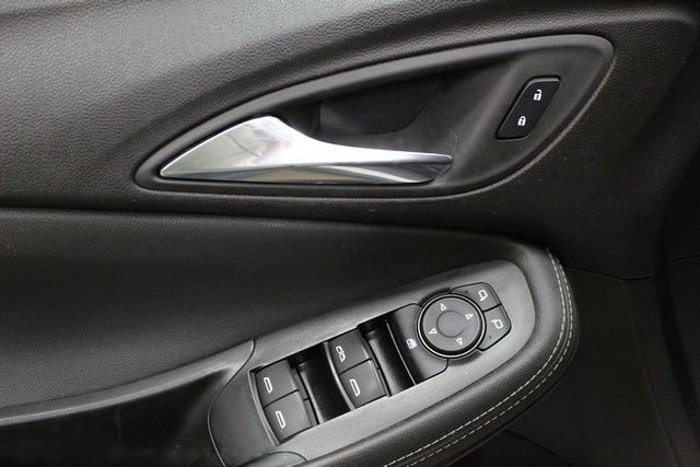 Used 2024 Buick Encore GX Preferred FWD image 16