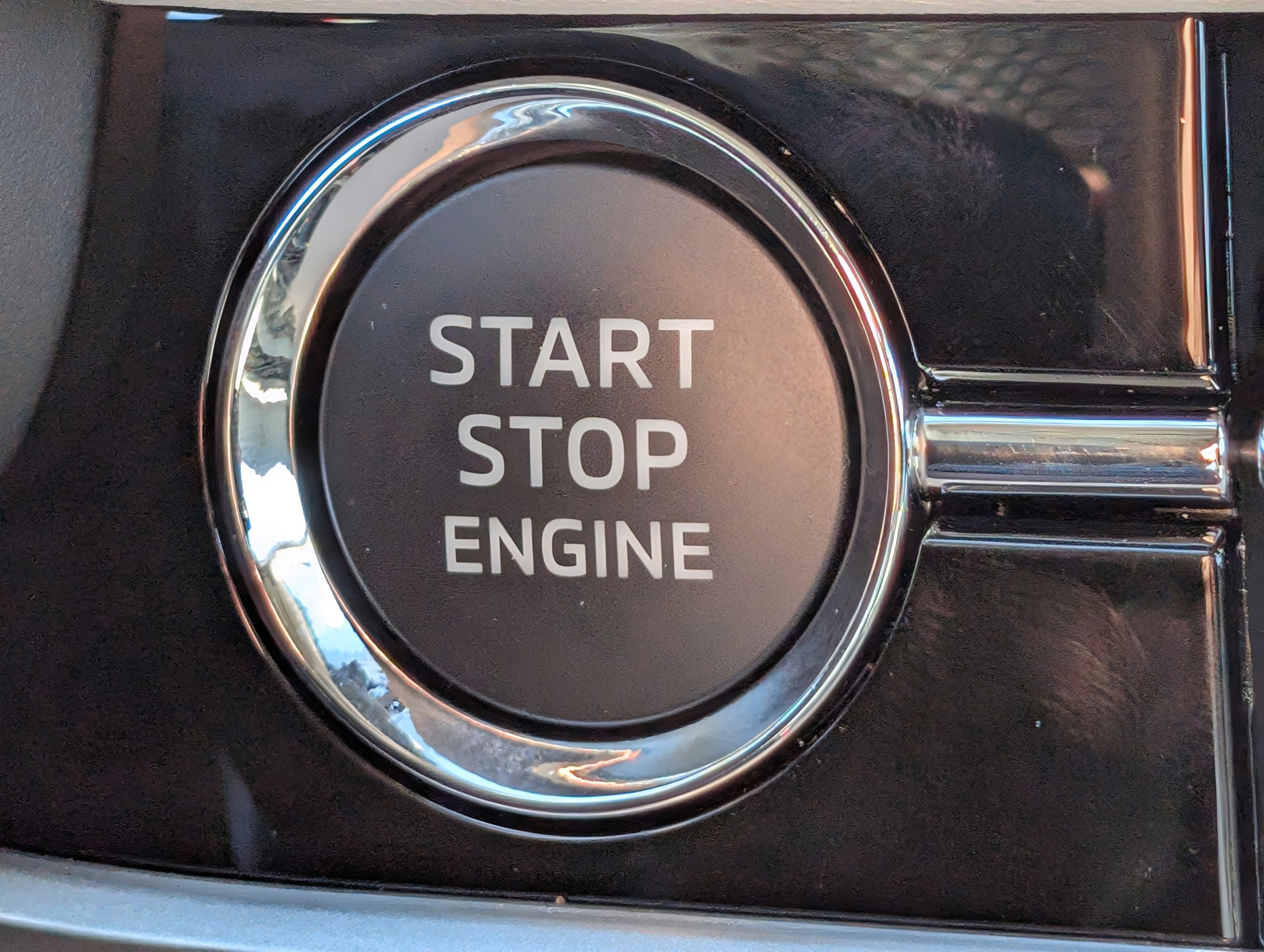 New 2025 Mitsubishi Outlander SE image 28