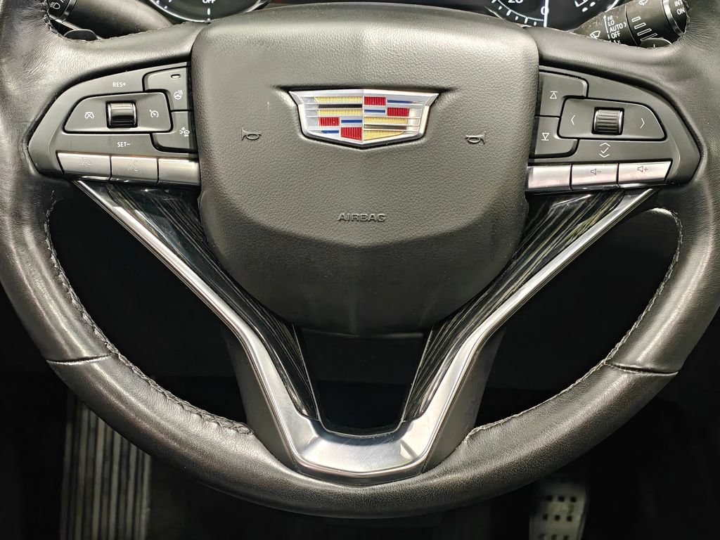 Used 2022 Cadillac XT6 Premium Luxury w/ LPO, Floor Liner Package AWD/4WD image 5