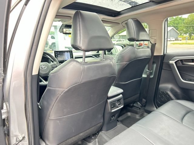 Used 2019 Toyota RAV4 Limited w/ Advanced Technology Package AWD/4WD image 20