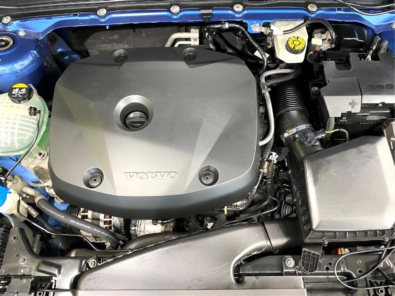 Used 2019 Volvo XC40 T5 R-Design image 24