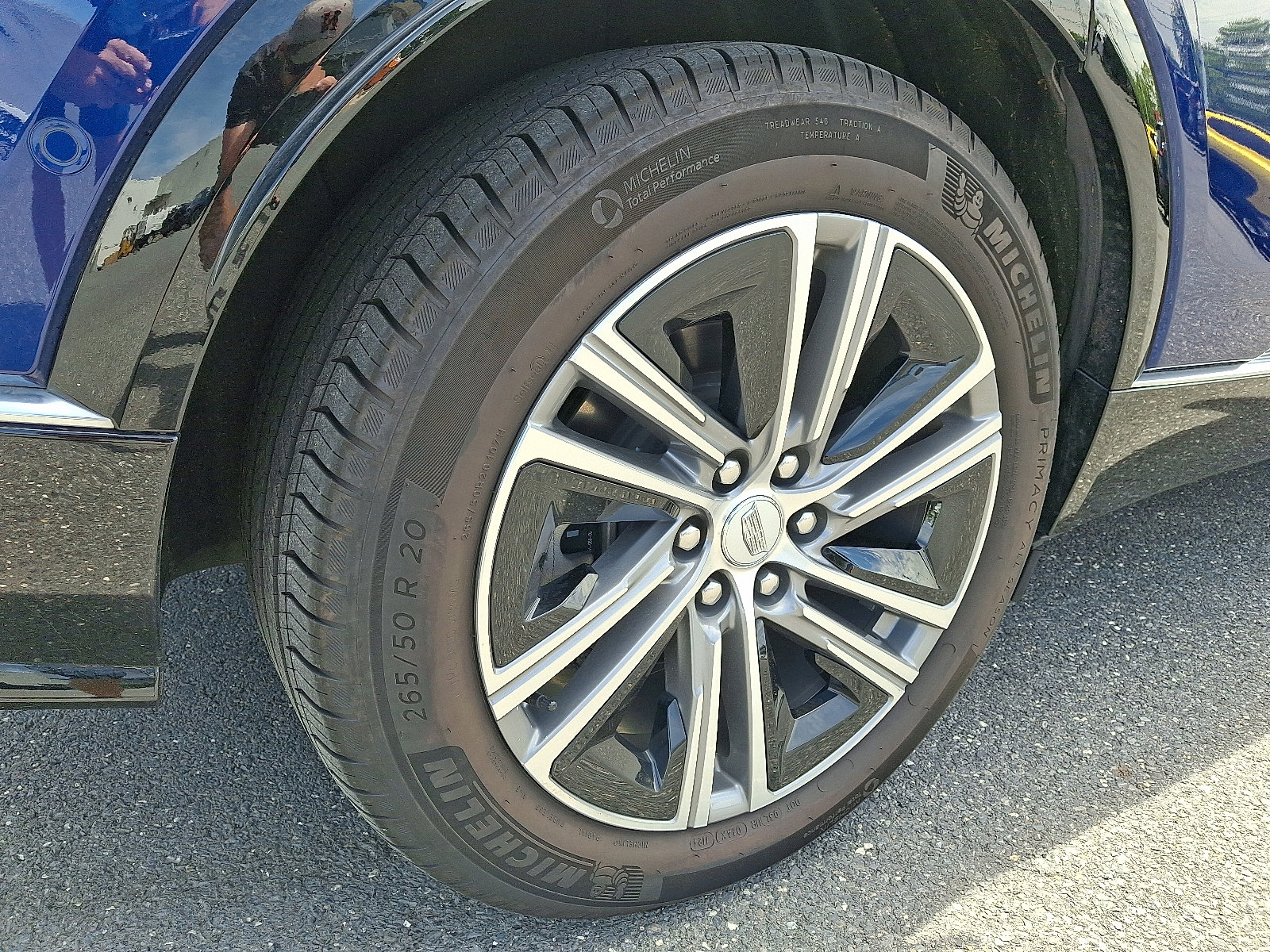 Used 2024 Cadillac Lyriq Luxury AWD/4WD image 12