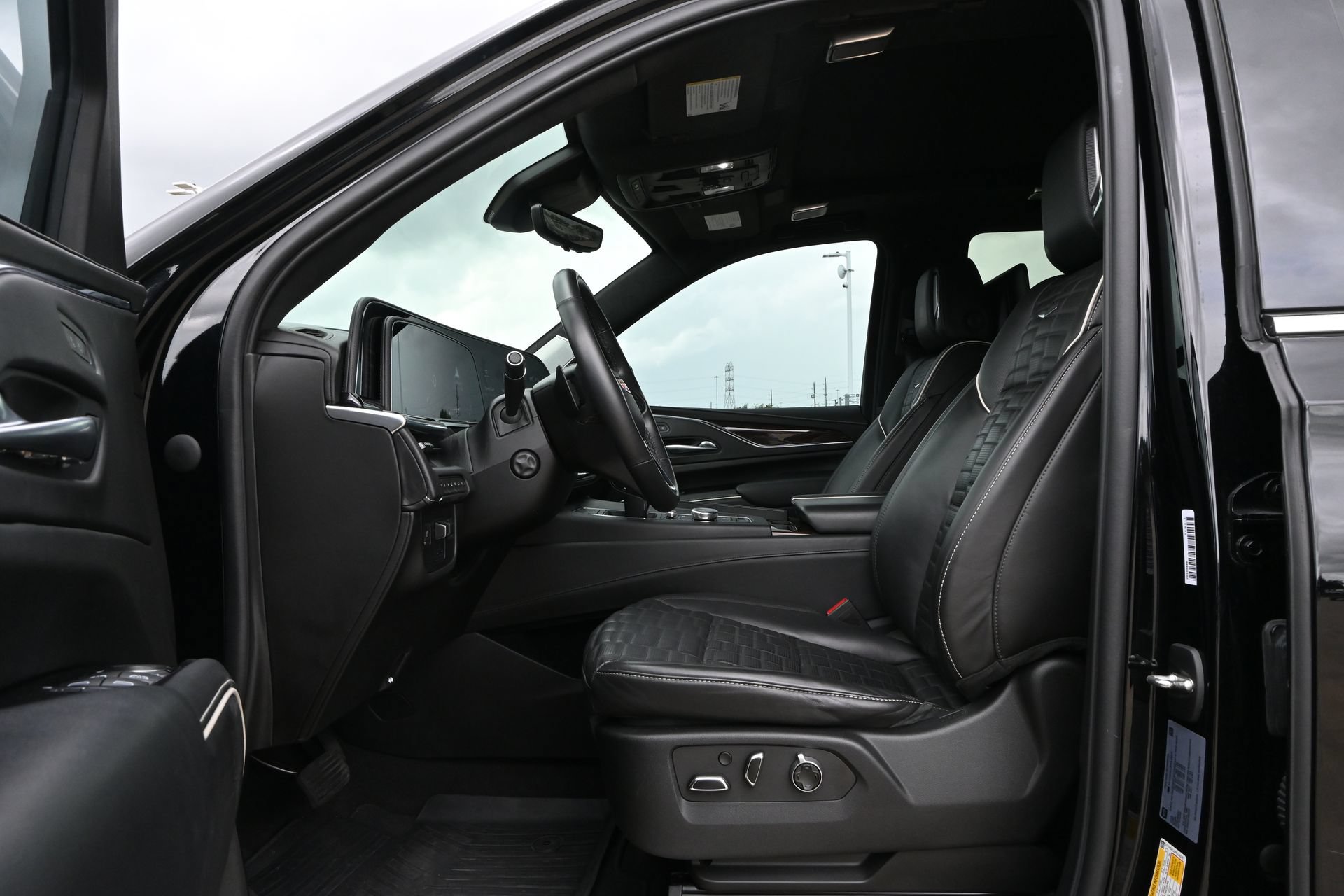 Certified 2023 Cadillac Escalade Premium Luxury Platinum AWD/4WD image 16