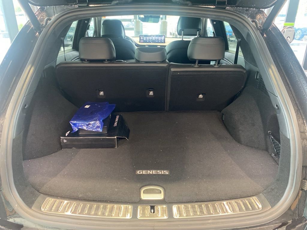 Certified 2025 Genesis GV70 3.5T Sport w/ Sport Advanced Package image 19