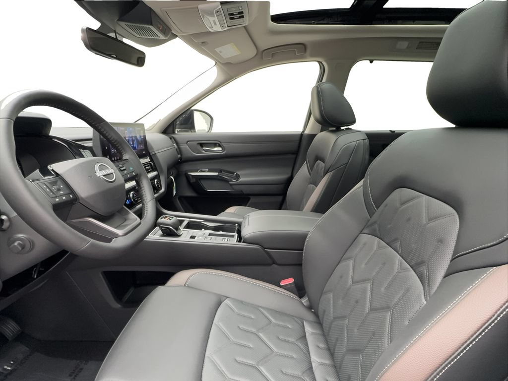 Used 2026 Nissan Pathfinder Platinum w/ Cargo Package FWD image 21
