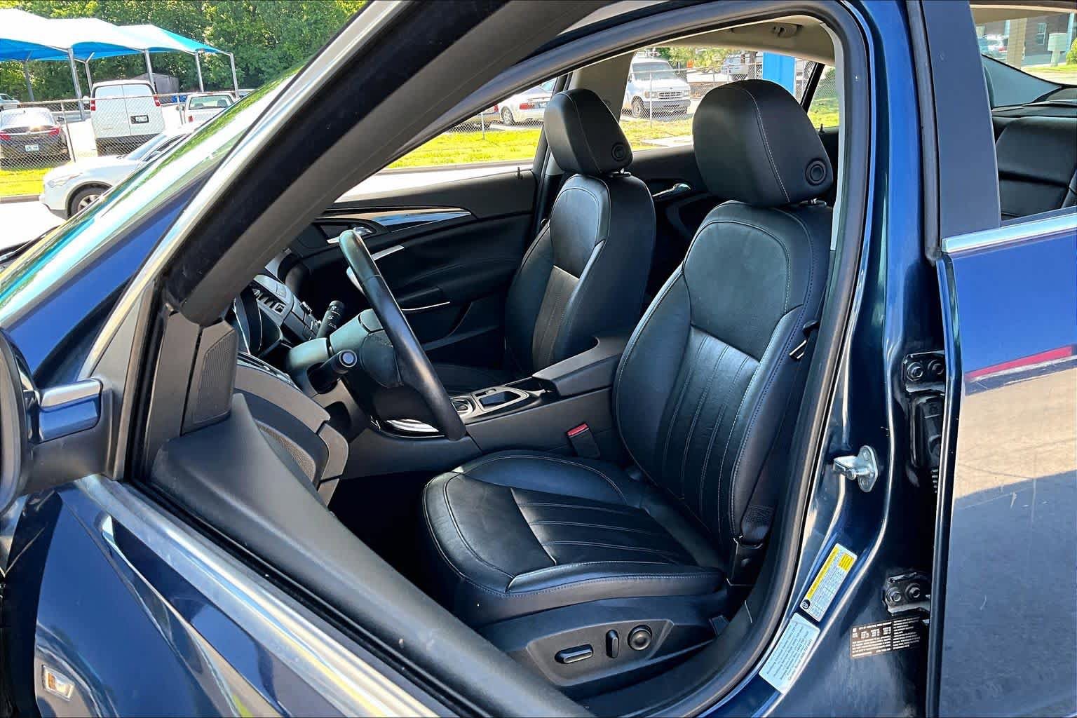 Used 2011 Buick Regal CXL w/ RL5 Preferred Equipment Group FWD image 7