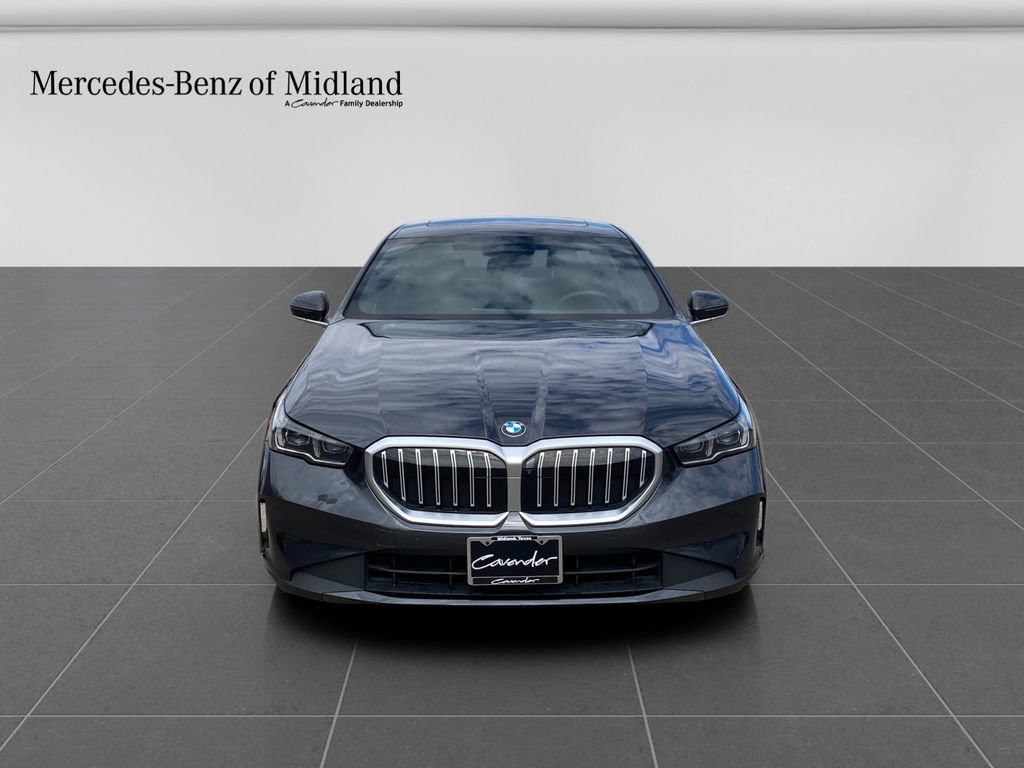 Used 2024 BMW 530i 530i Premium w/ Premium Package image 2