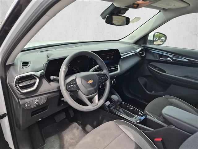 Used 2025 Chevrolet TrailBlazer LT FWD image 9