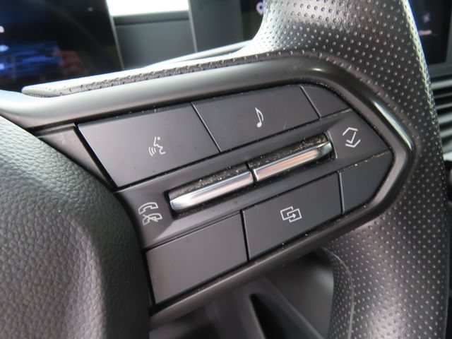 Certified 2024 Chevrolet Silverado EV W/T AWD/4WD image 17