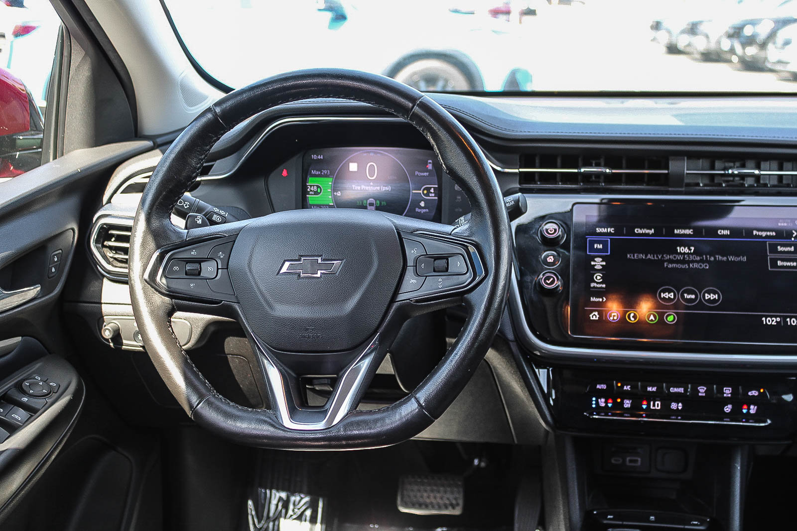 Used 2023 Chevrolet Bolt EUV Premier w/ Sun & Sound Package FWD image 15