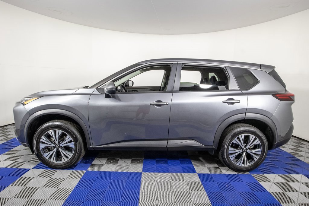 Used 2022 Nissan Rogue SV image 8