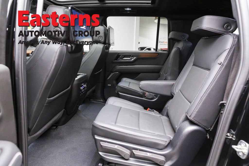 Used 2025 GMC Yukon XL Denali w/ Denali Reserve Package image 23