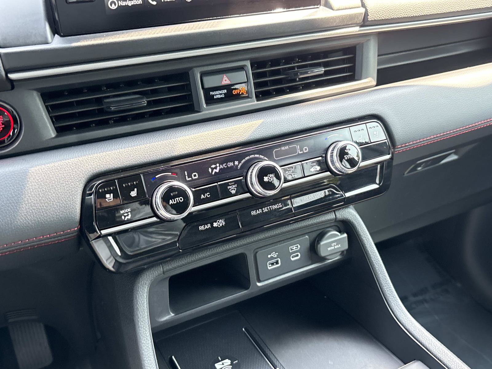 Used 2025 Honda Pilot Black Edition image 25