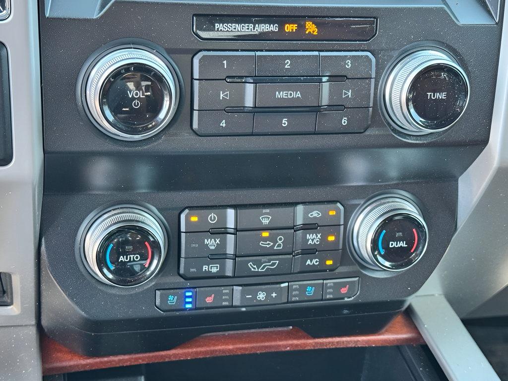 Used 2019 Ford F150 King Ranch w/ Equipment Group 601A Luxury AWD/4WD image 21