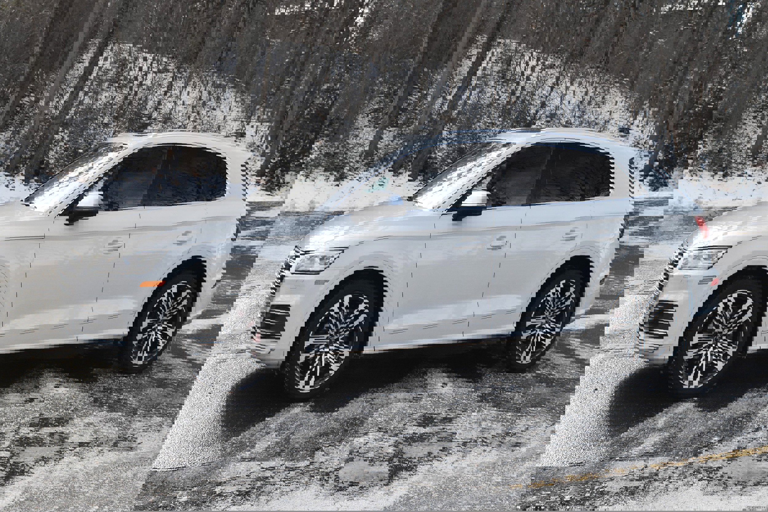 Used 2020 Audi SQ5 Premium Plus w/ Premium Plus Package image 2