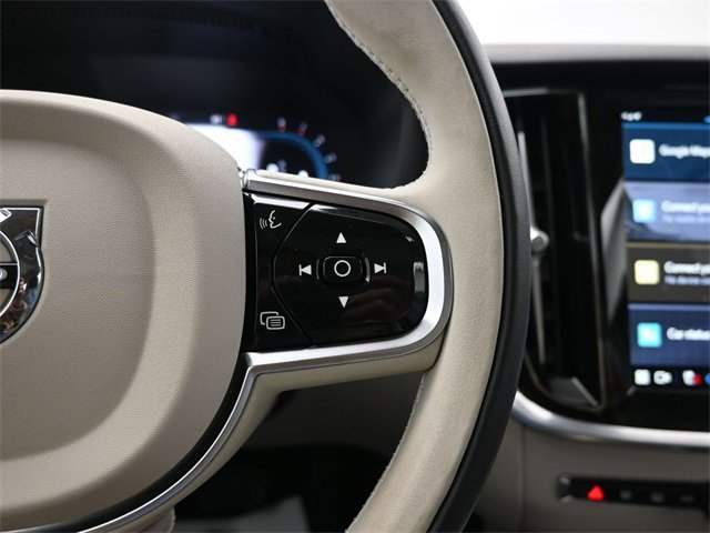 Used 2025 Volvo S60 B5 Plus image 23