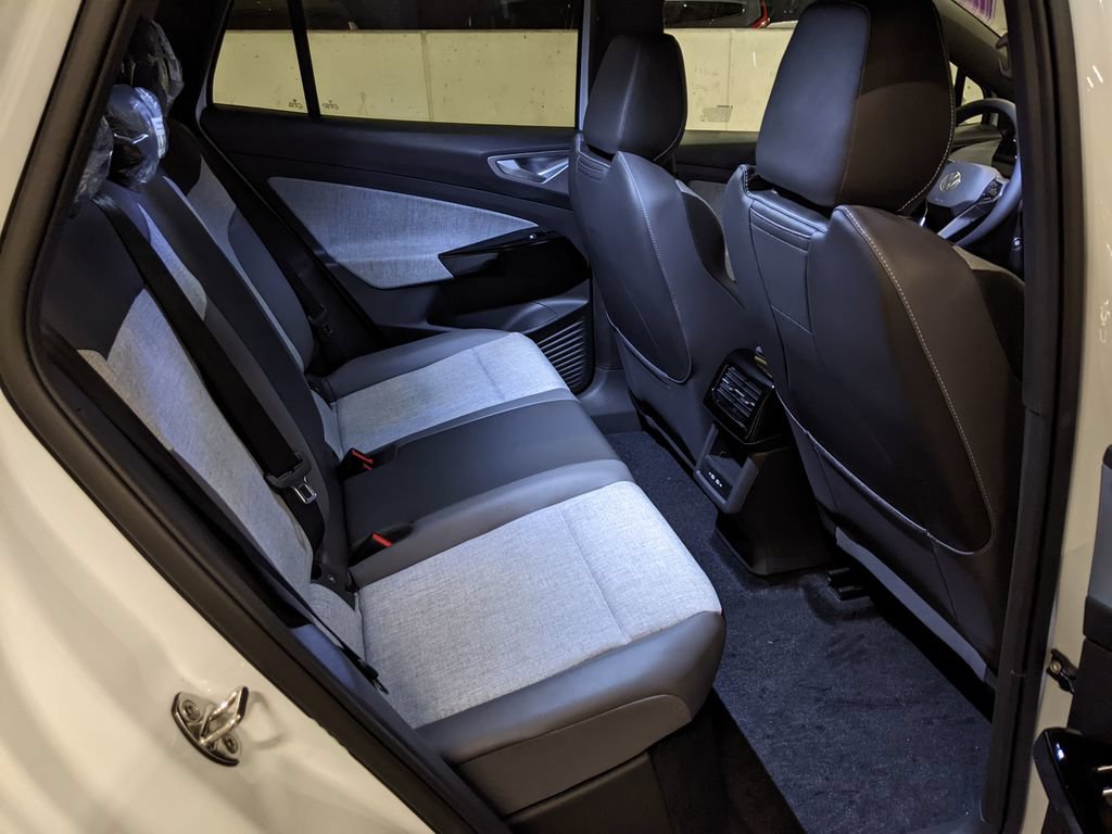 New 2026 Volkswagen ID.4 Pro RWD image 25