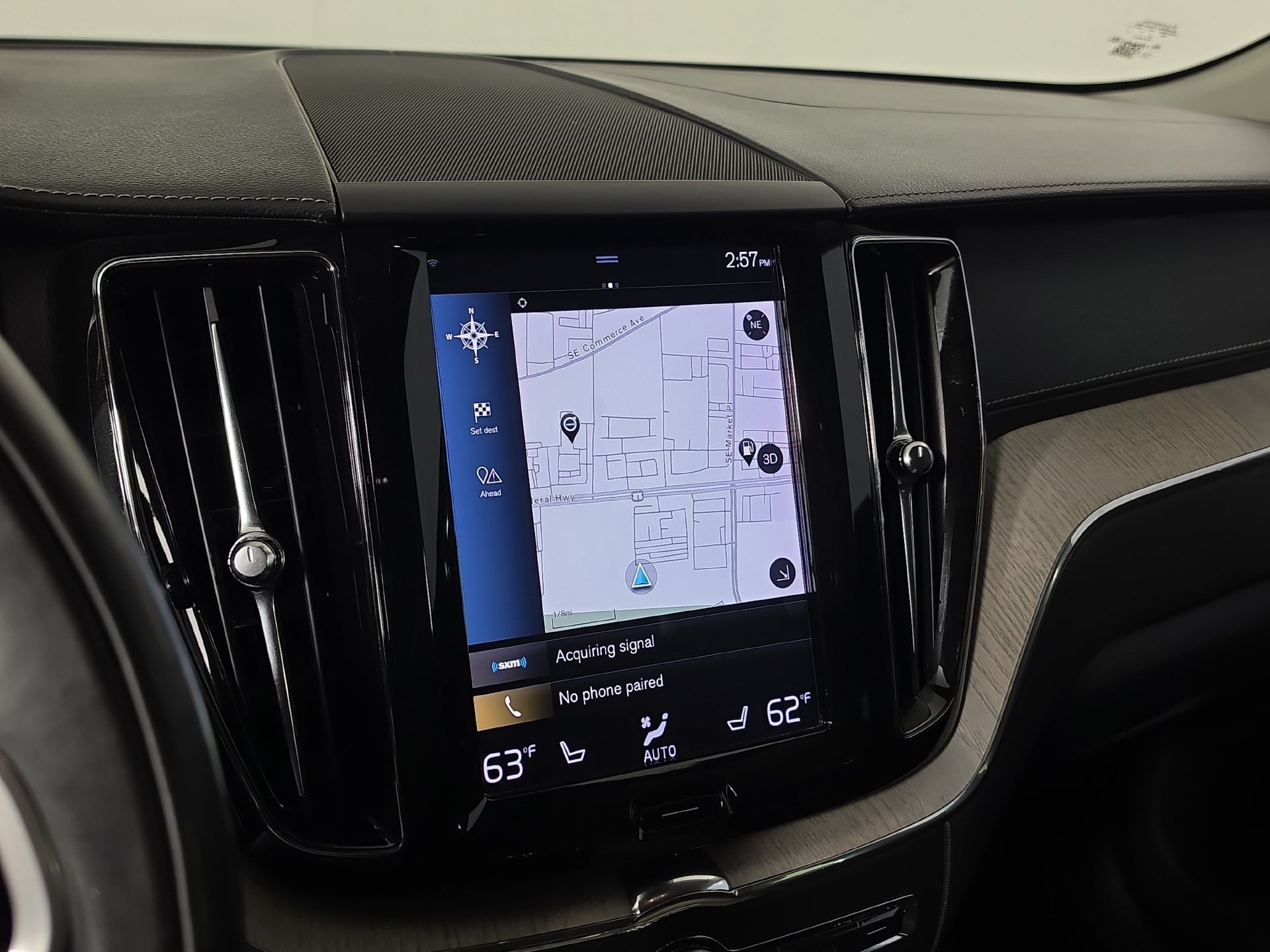 Used 2018 Volvo XC60 T6 Inscription w/ Convenience Package AWD/4WD image 16