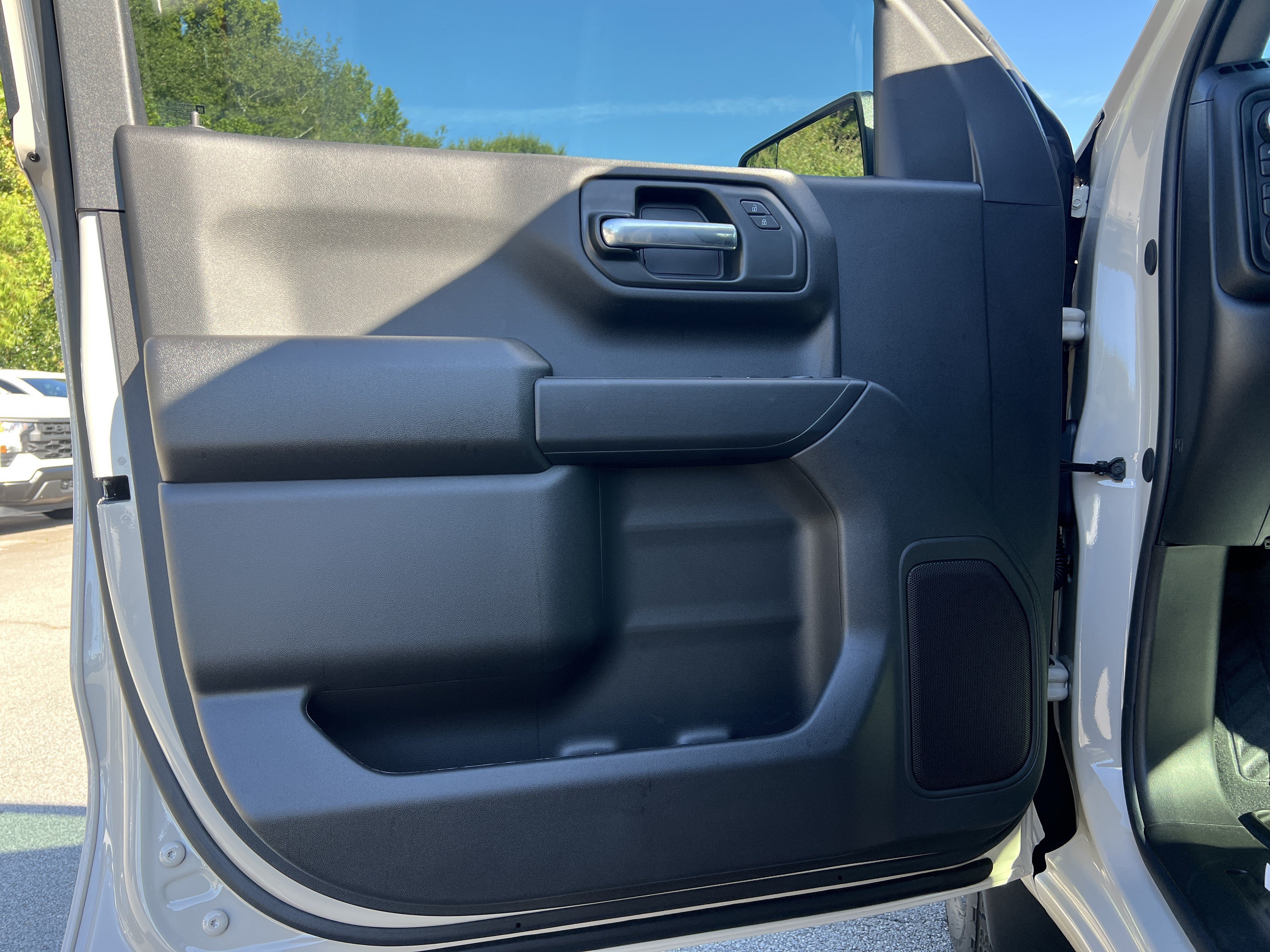 New 2026 Chevrolet Silverado 1500 Custom w/ Turbomax Blackout Package AWD/4WD image 15