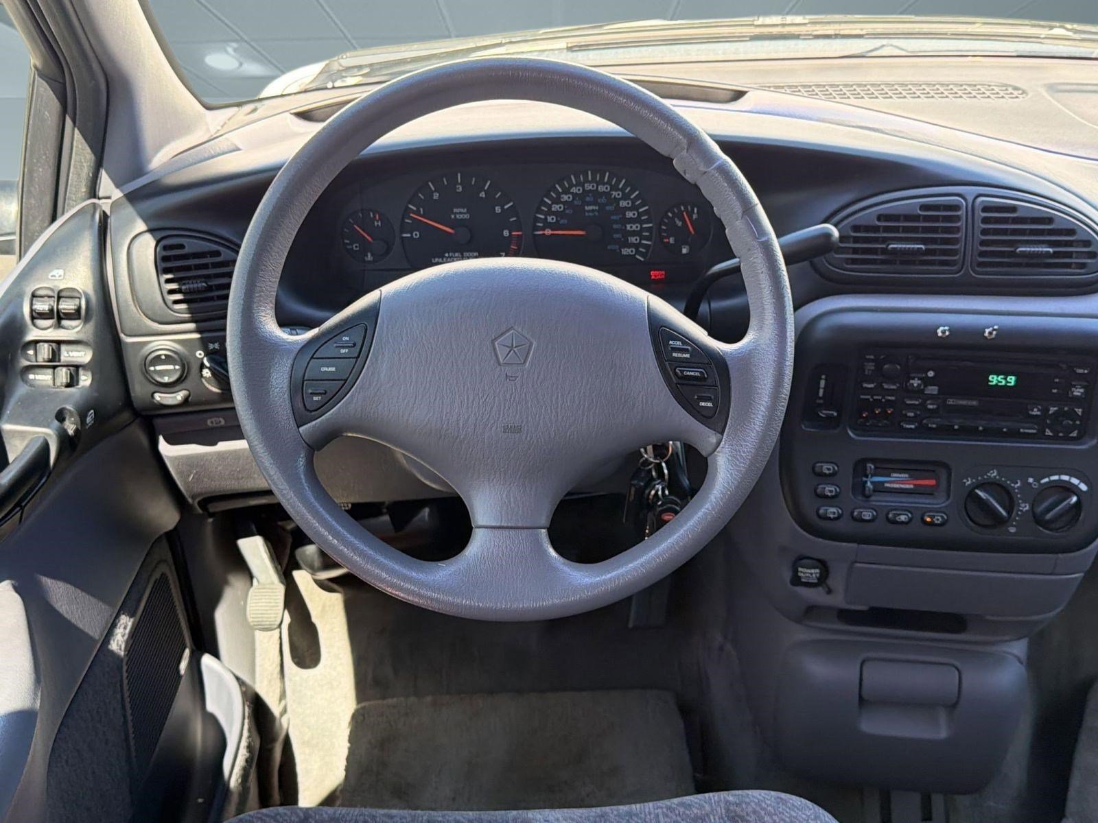 Used 1999 Dodge Grand Caravan LE image 16