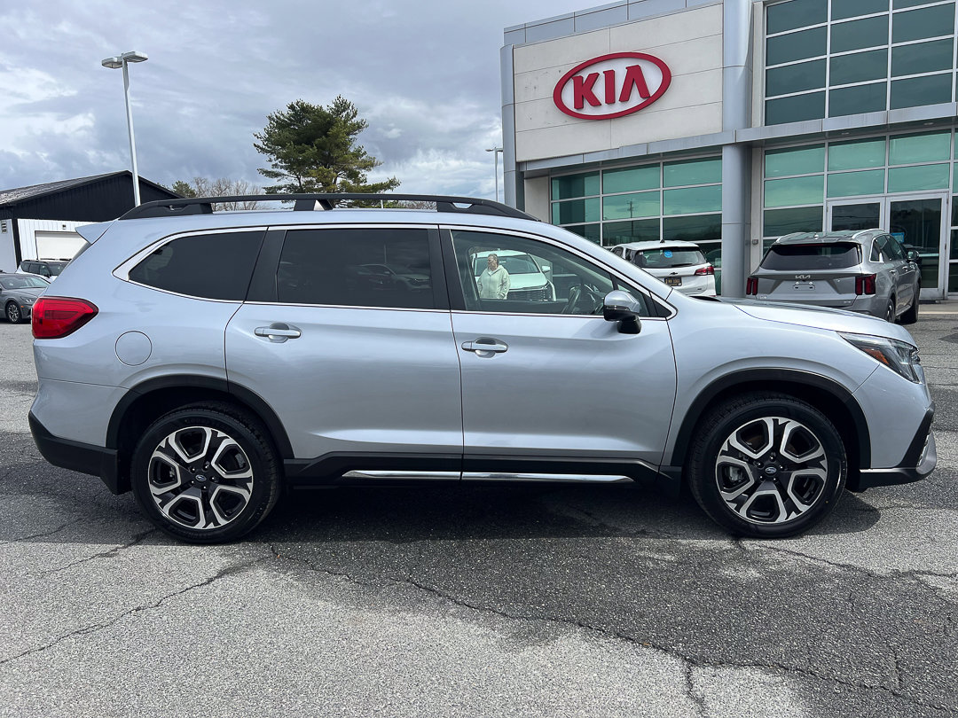 Used 2023 Subaru Ascent Limited image 13