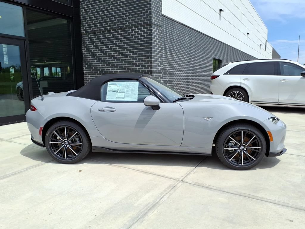 New 2026 MAZDA MX-5 Miata Grand Touring w/ Appearance Package RWD image 9