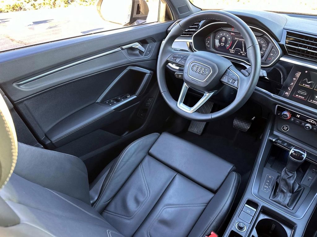 Used 2024 Audi Q3 2.0T Premium Plus w/ Premium Plus Package image 32